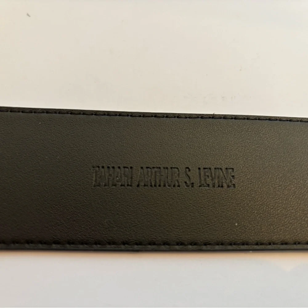 Tahari Arthur S. Levine Women's Wide Black Velvet Belt Size 10